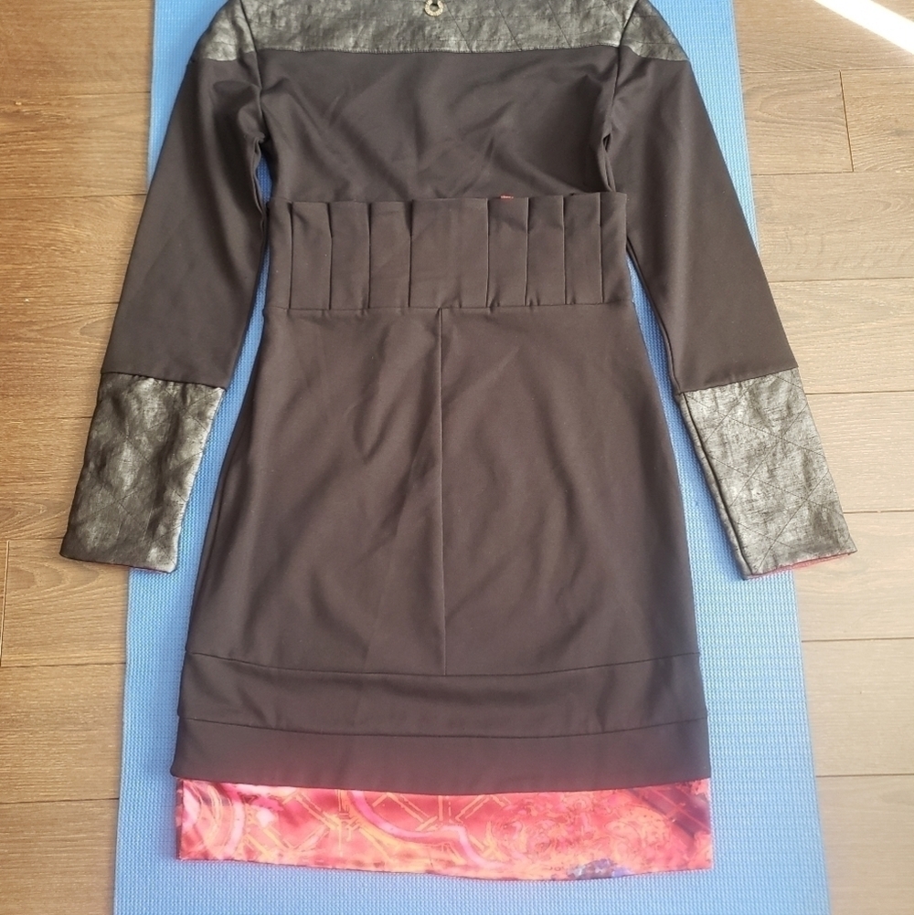 Save The Queen Fitted Dress - Picture 6 of 16